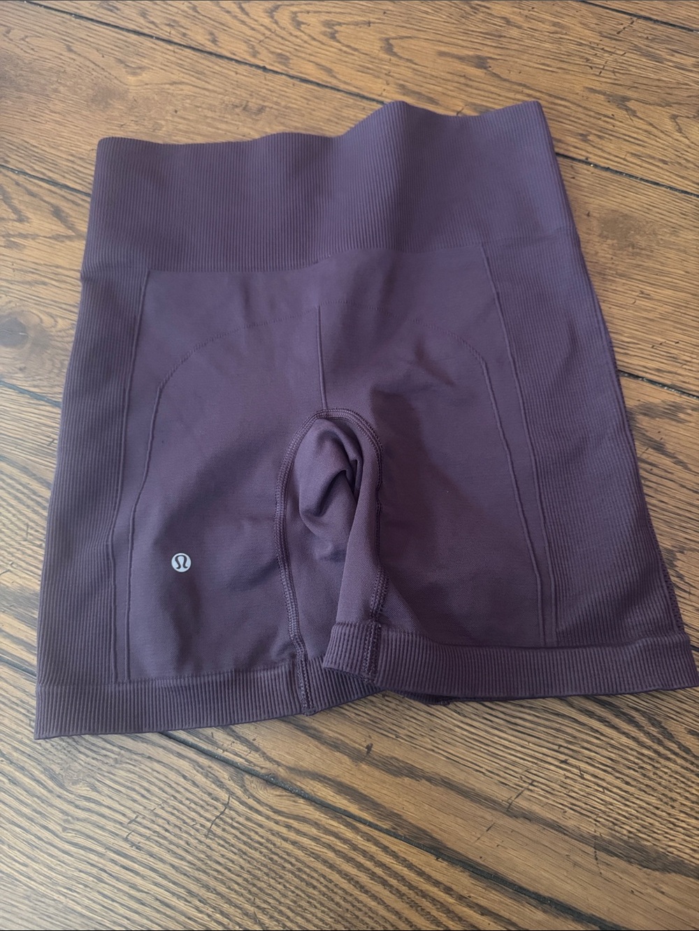 lululemon athletica Seamless High-Rise Bike Shorts - Plum, new no tags, 6